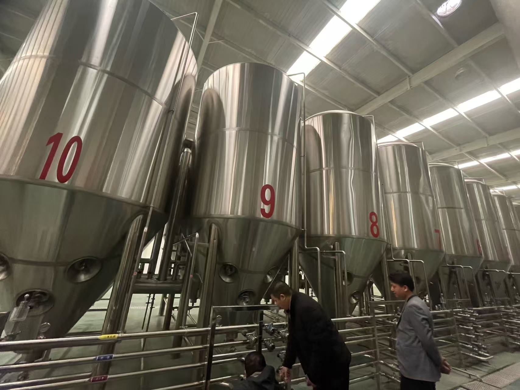 紫阳精酿啤酒设备厂—平面布置、设备设计、制造、调试、培训等一条龙服务
